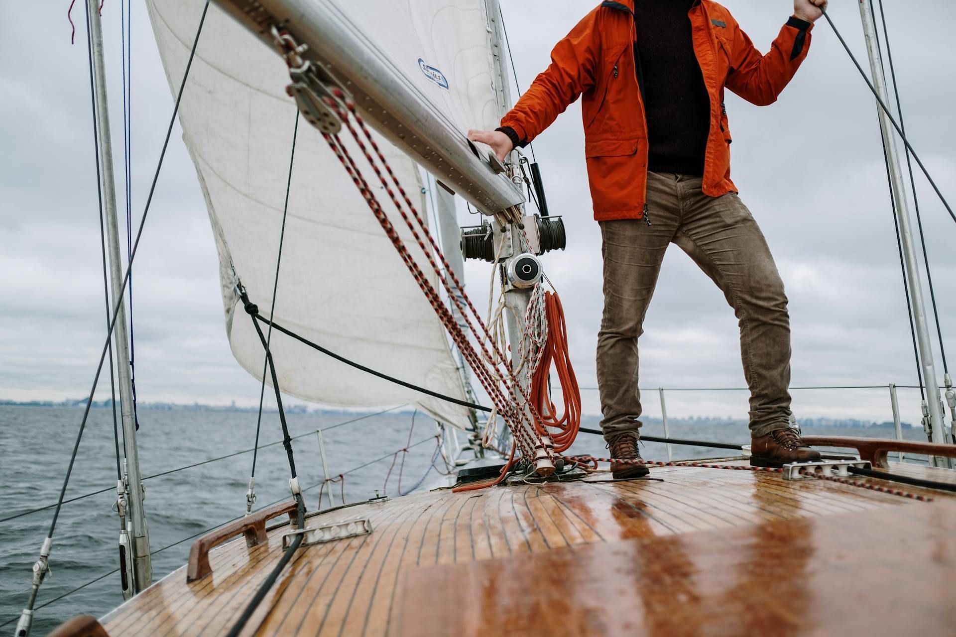 Mike's boat was discovered with a full tank of gas (Image via Pexels)